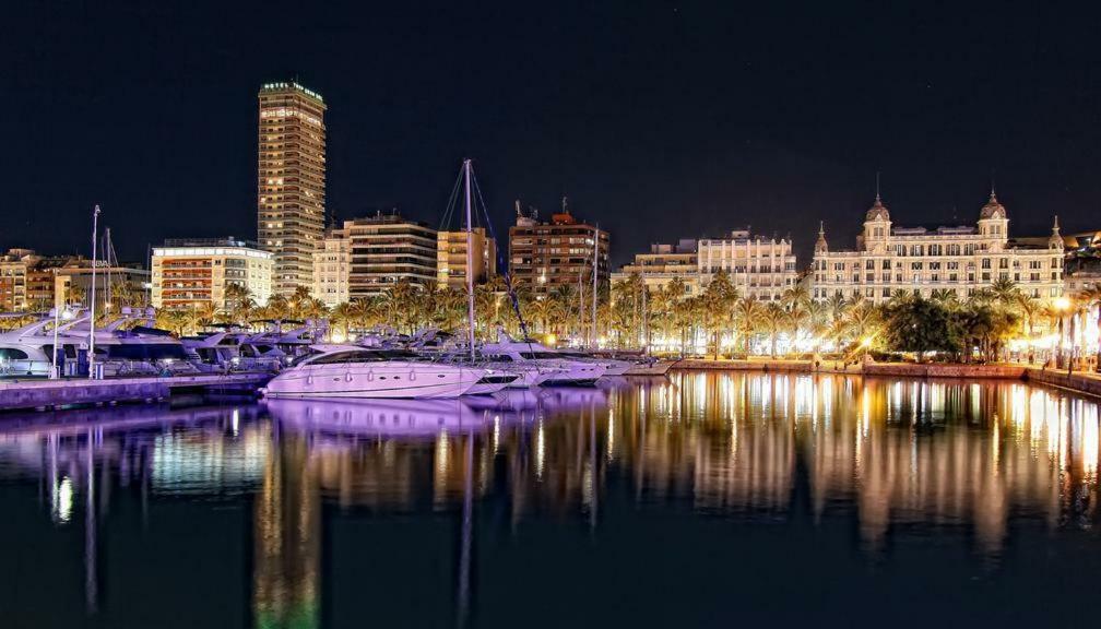 Precioso Piso Frente Al Mar Con Enorme Terraza Appartement El Campello Buitenkant foto